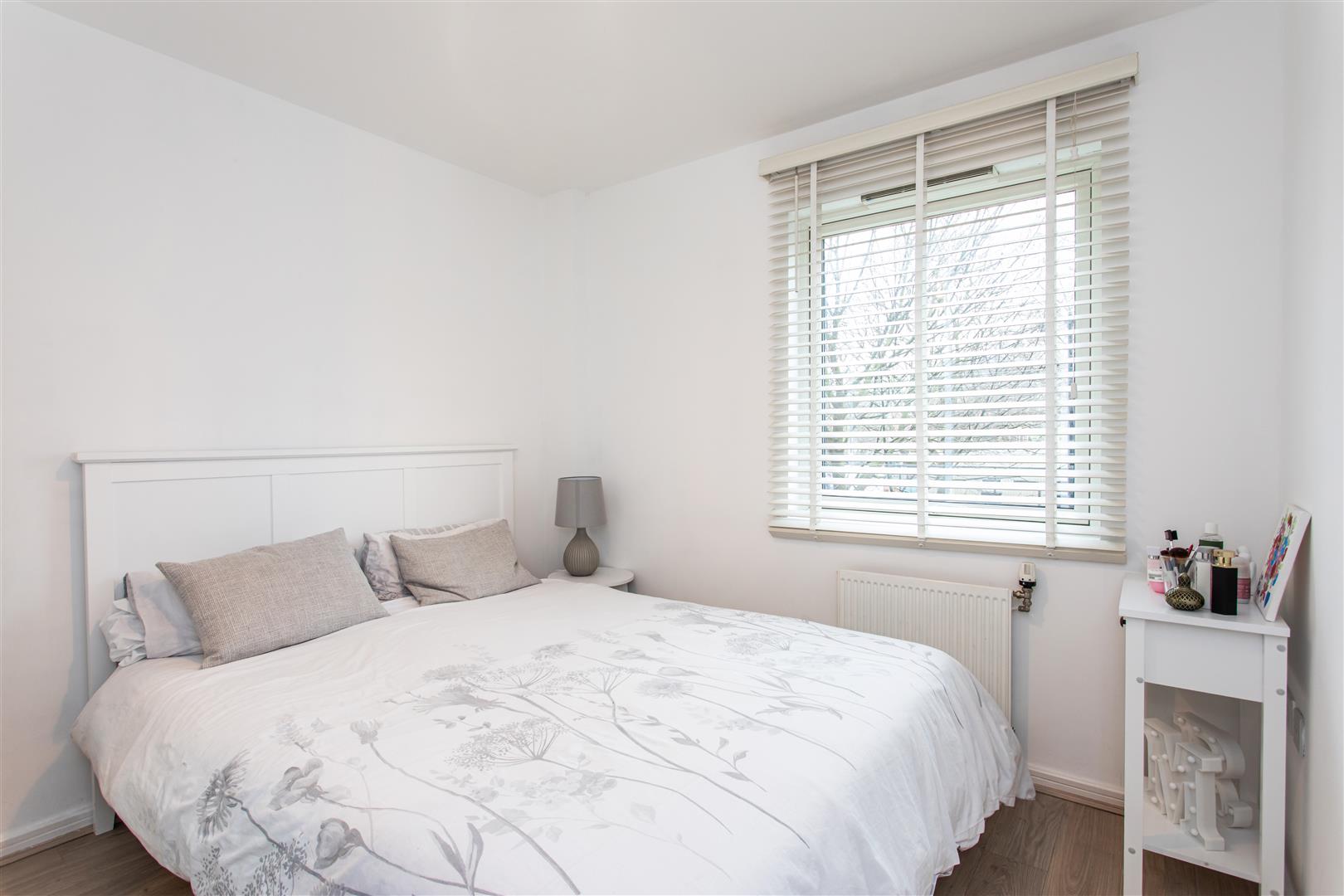 Kirkby Apartments, Mile End
